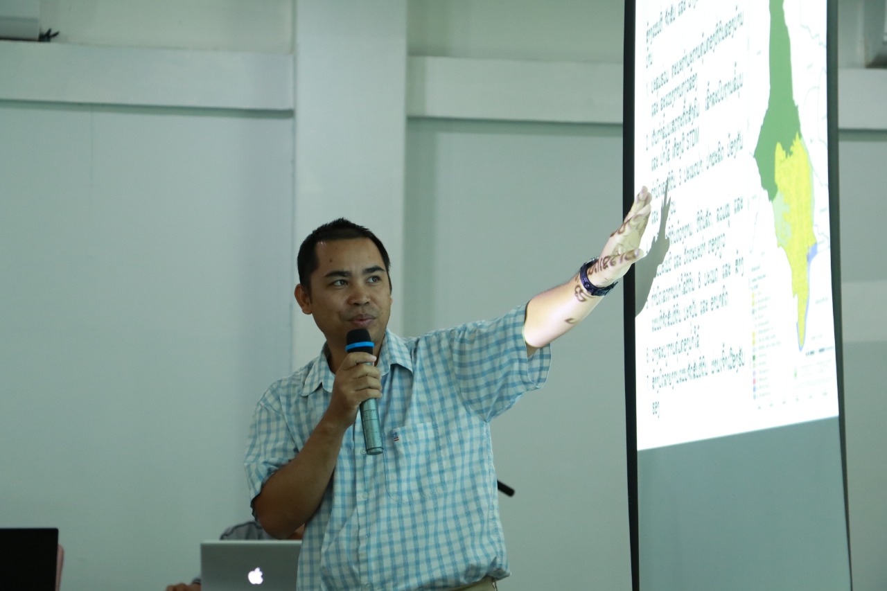 A presenter at the data validation workshop for the participatory mapping & enumeration exercise conducted in customary villages in rural areas in Laos under the SALaR project